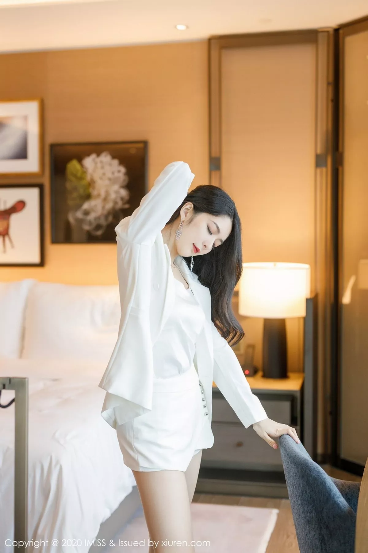 秀人集.com_[IMISS爱蜜社]Vol.484_女神Angela小热巴私房性感白色睡裙配肉丝裤袜撩人诱惑写真73P