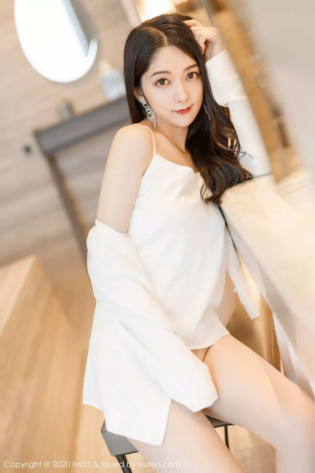 秀人集.com_[IMISS爱蜜社]Vol.484_女神Angela小热巴私房性感白色睡裙配肉丝裤袜撩人诱惑写真73P