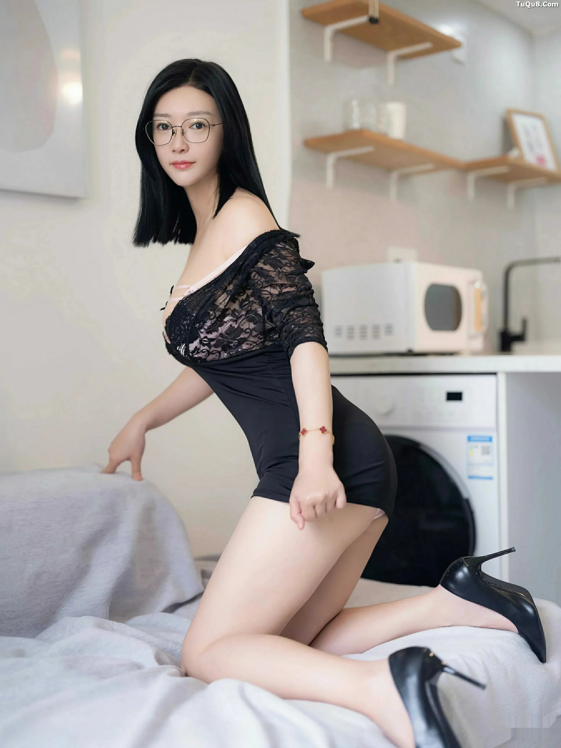秀人集.com_[XiuRen秀人网]No.10796_模特雅茹老师性感黑色服饰露黑色蕾丝内衣秀丰满身材诱惑写真71P