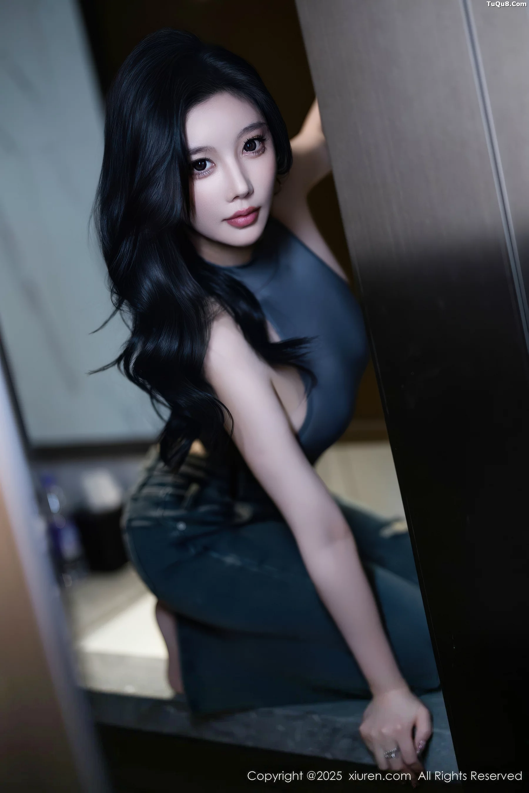 秀人集.com_[XiuRen秀人网]No.10952_女神CHENCHEN.性感灰色服饰配蓝色牛仔裤秀丰腴身材诱惑写真90P