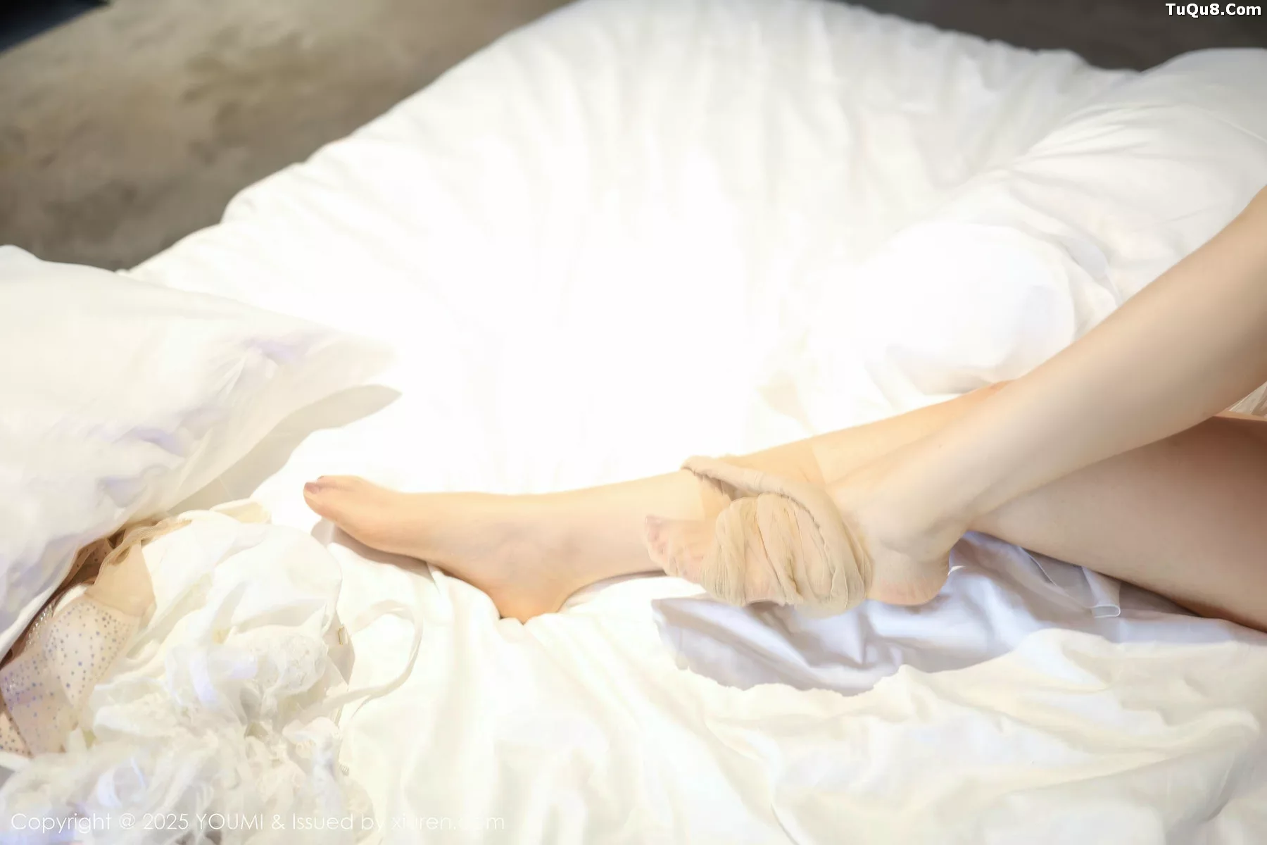 秀人集.com_[YouMi尤蜜荟]Vol.1177_模特Twins-桃桃性感白色连衣短裙配白色丝袜秀曼妙身姿诱惑写真76P