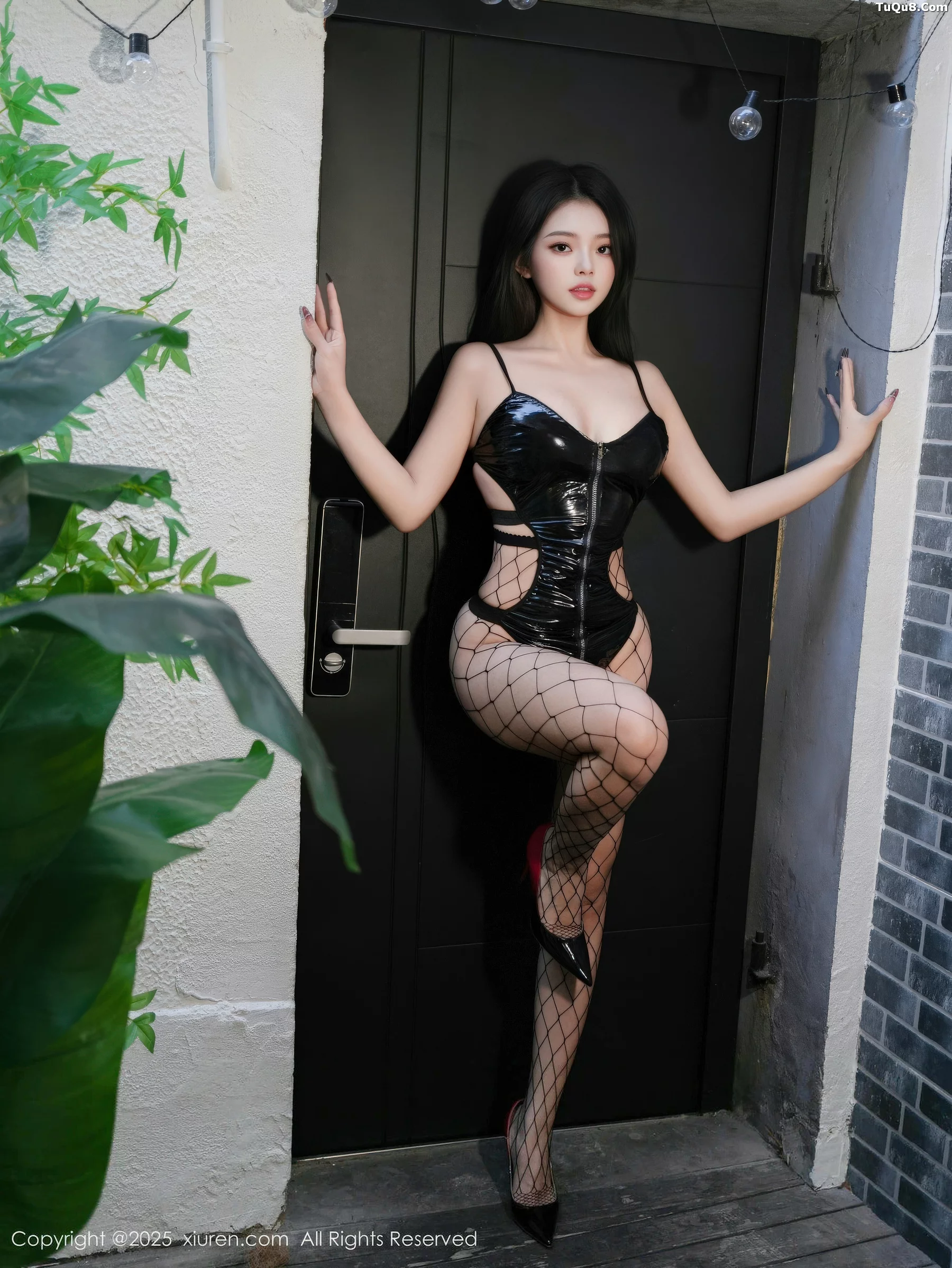 秀人集.com_[XiuRen秀人网]No.10979_新人模特Yuanbao性感紫色连衣裙露黑色情趣内衣秀丰满身材写真76P