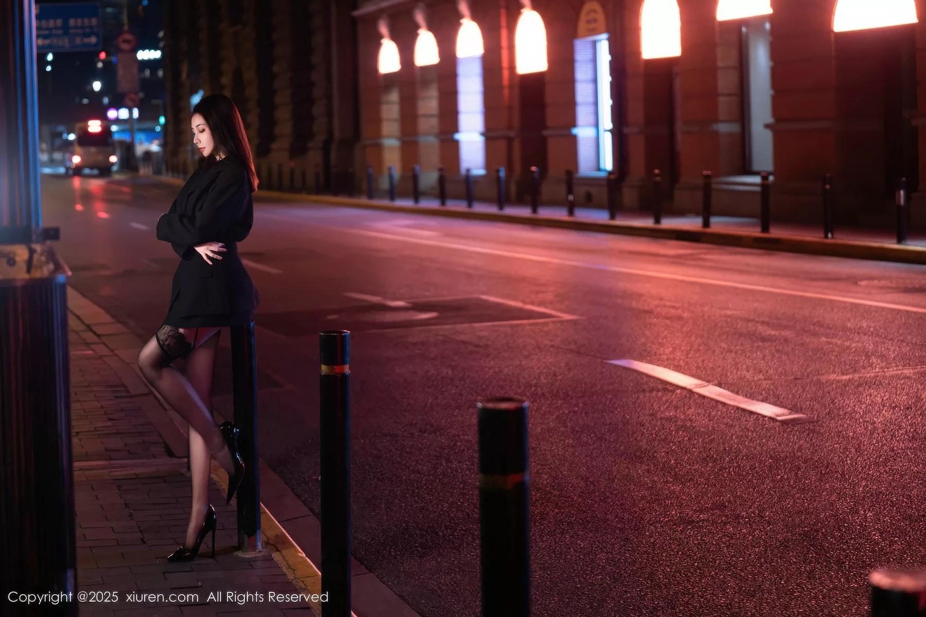 秀人集.com_[XiuRen秀人网]No.10899_御姐果儿Victoria性感黑色皮质情趣服饰配黑丝吊袜极致魅惑写真72P