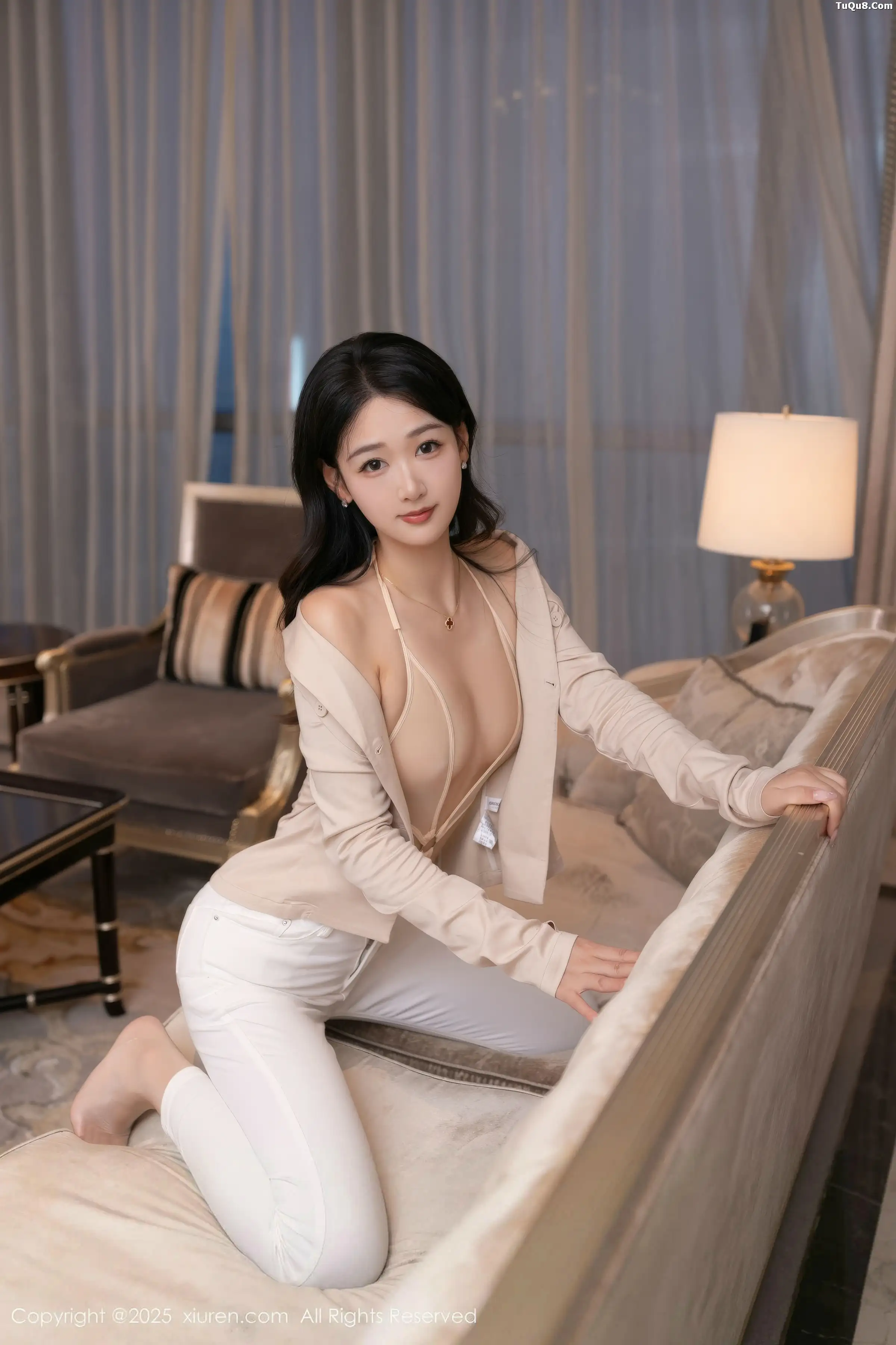 秀人集.com_[XiuRen秀人网]No.11053_模特唐安琪性感OL服饰露浅色内衣配超薄肉丝秀曼妙身姿诱惑写真84P