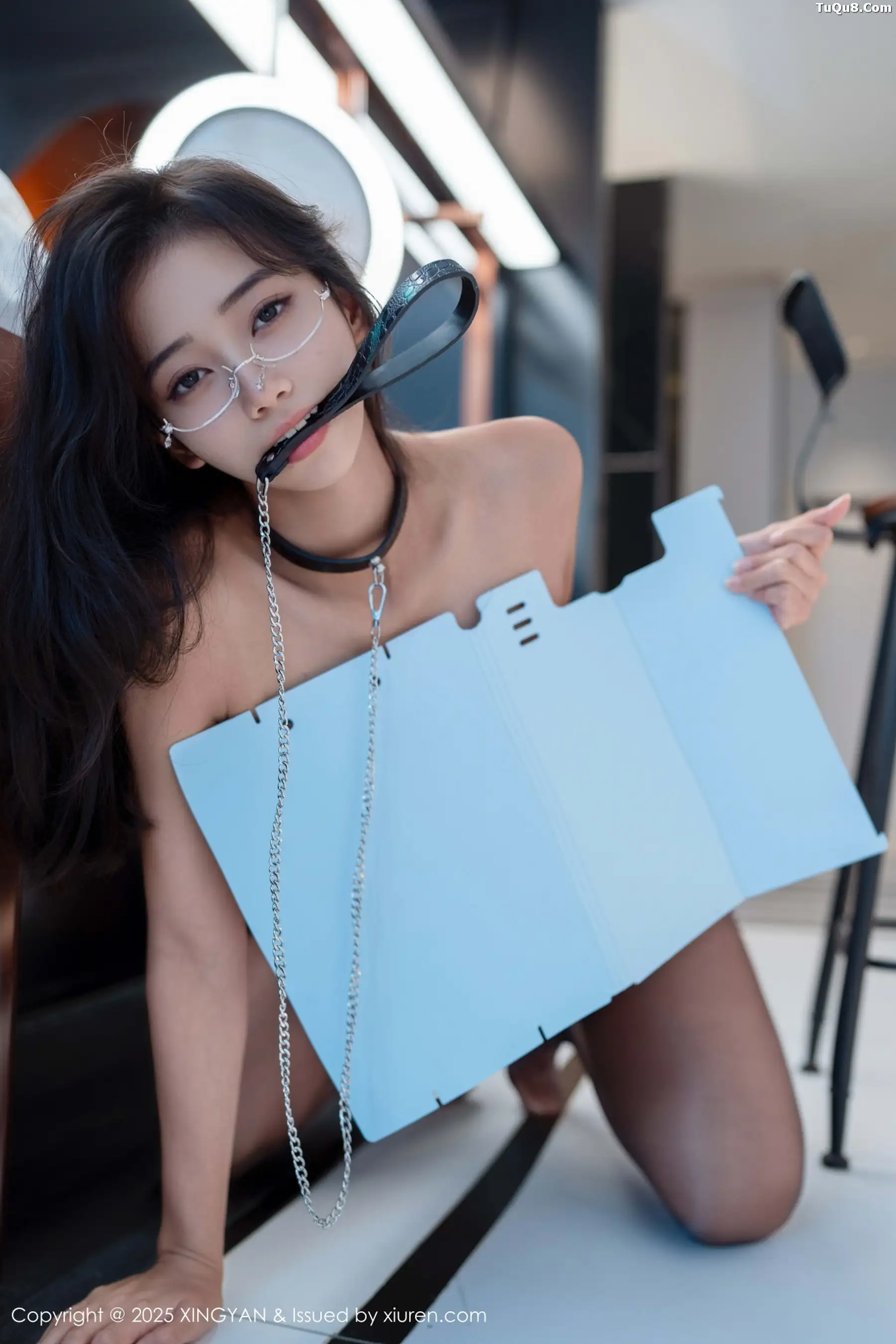 秀人集.com_[XINGYAN星颜社]VOL.439_模特时安安性感白衬衫配黑短裙露超薄黑丝秀柔美身材诱惑写真80P