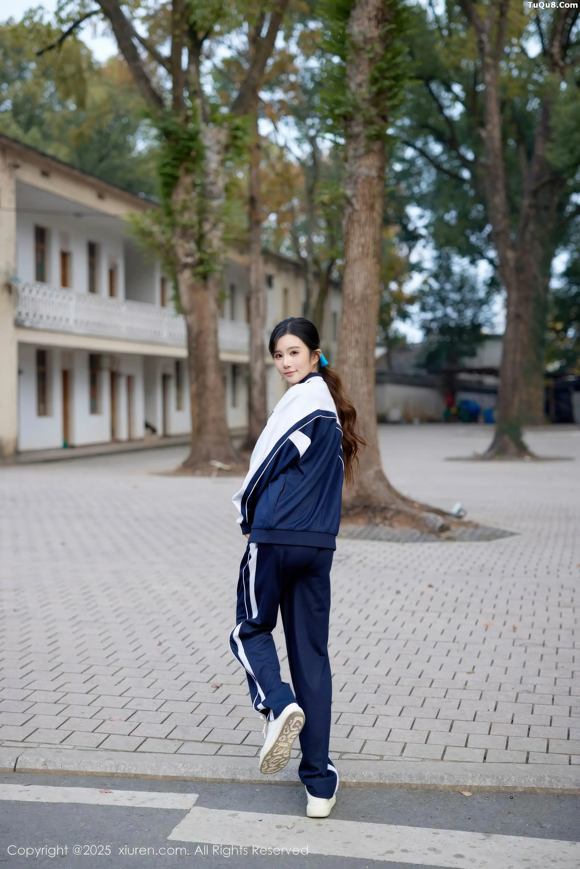 秀人集.com_[XiuRen秀人网]No.11103_模特小肉肉咪性感学生装露红色内衣配黑丝网袜秀凹凸身材写真72P