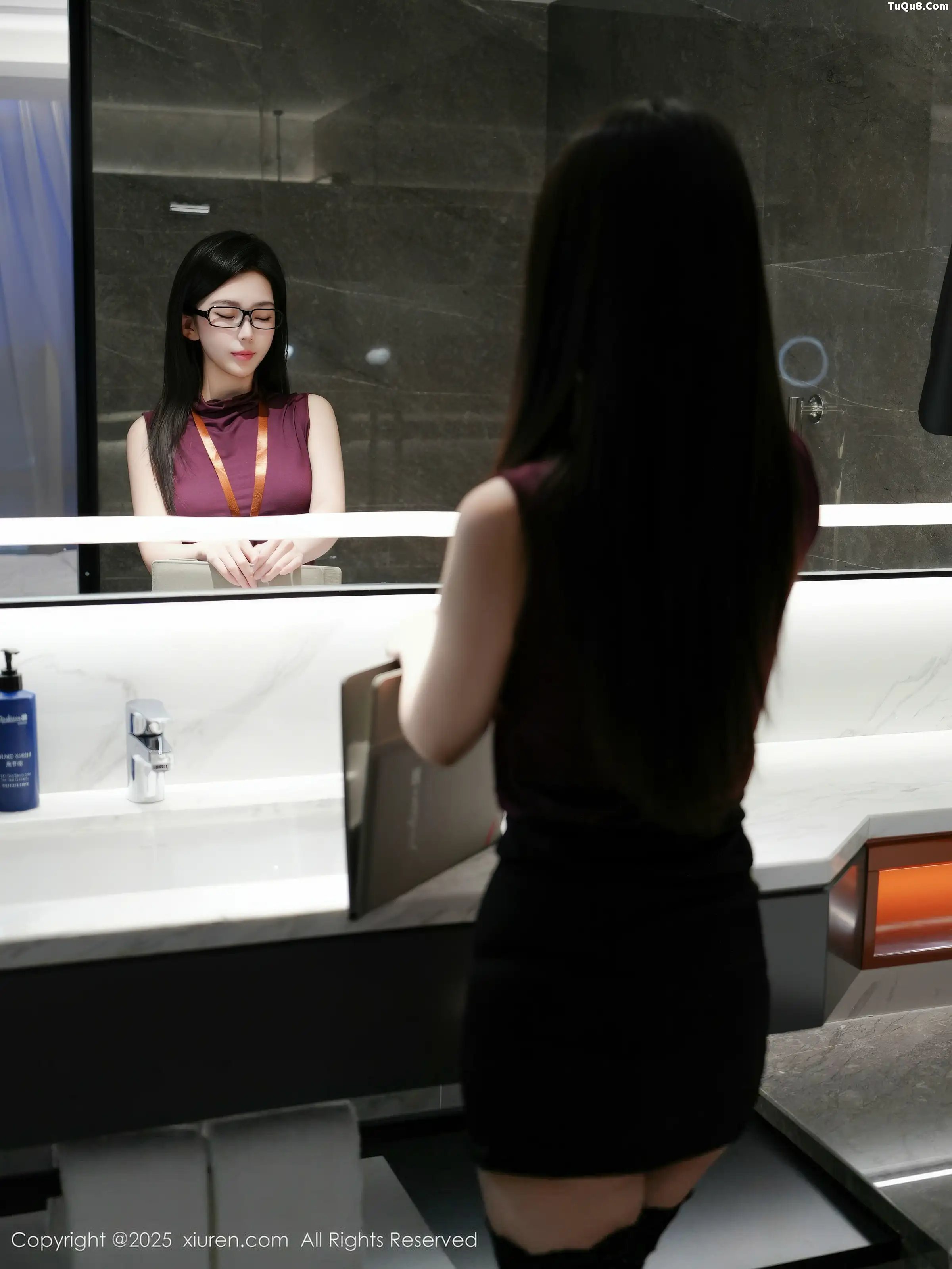 秀人集.com_[XiuRen秀人网]No.11135_模特烧烧小桃性感OL服饰黑短裙配超薄黑丝秀曼妙身姿诱惑写真68P